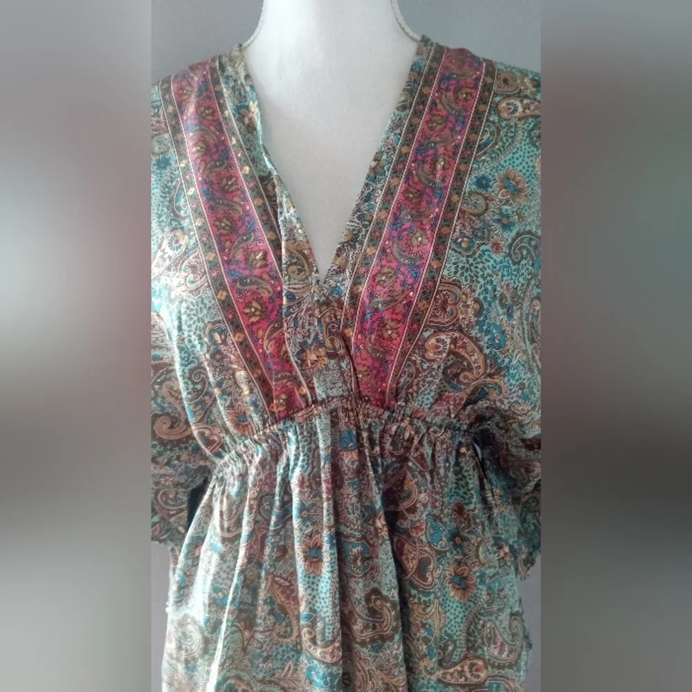 Elegant Paisley Maxi Dress - Picture 6 of 6